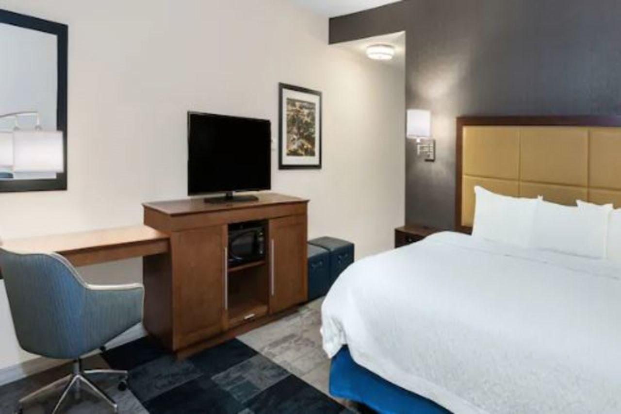 Hampton Inn & Suites San Antonio Brooks City Base, Tx Exterior photo