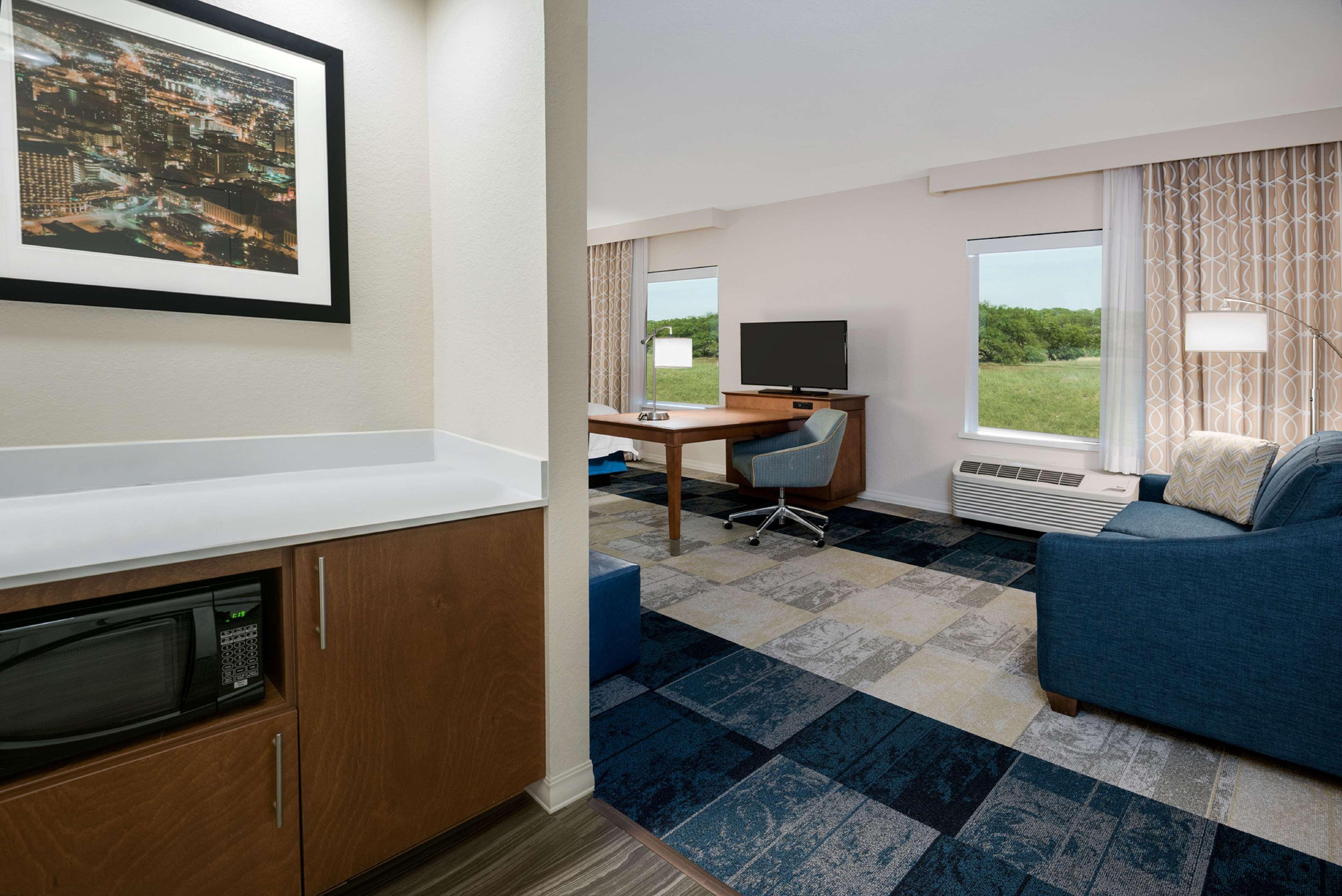 Hampton Inn & Suites San Antonio Brooks City Base, Tx Exterior photo