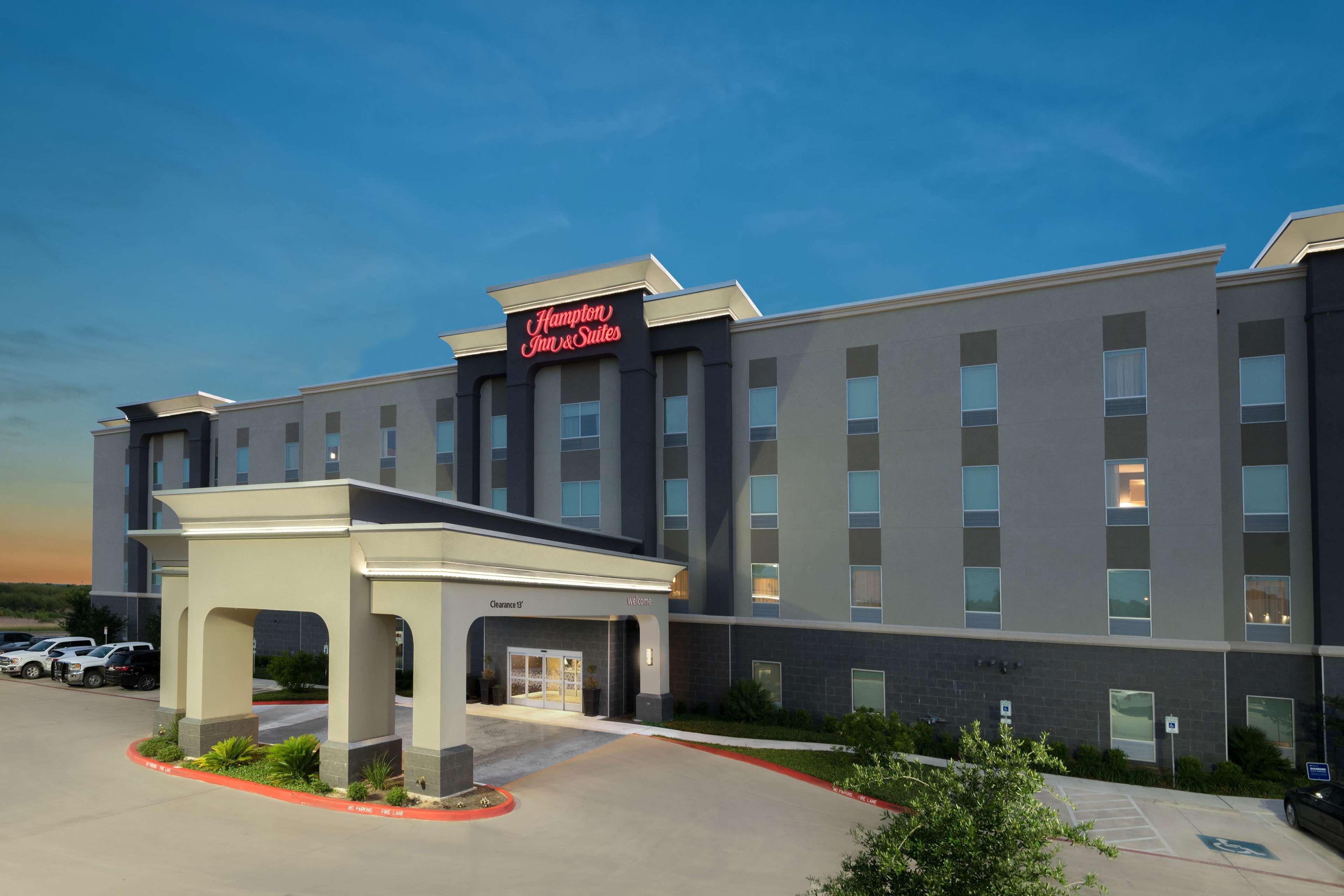 Hampton Inn & Suites San Antonio Brooks City Base, Tx Exterior photo